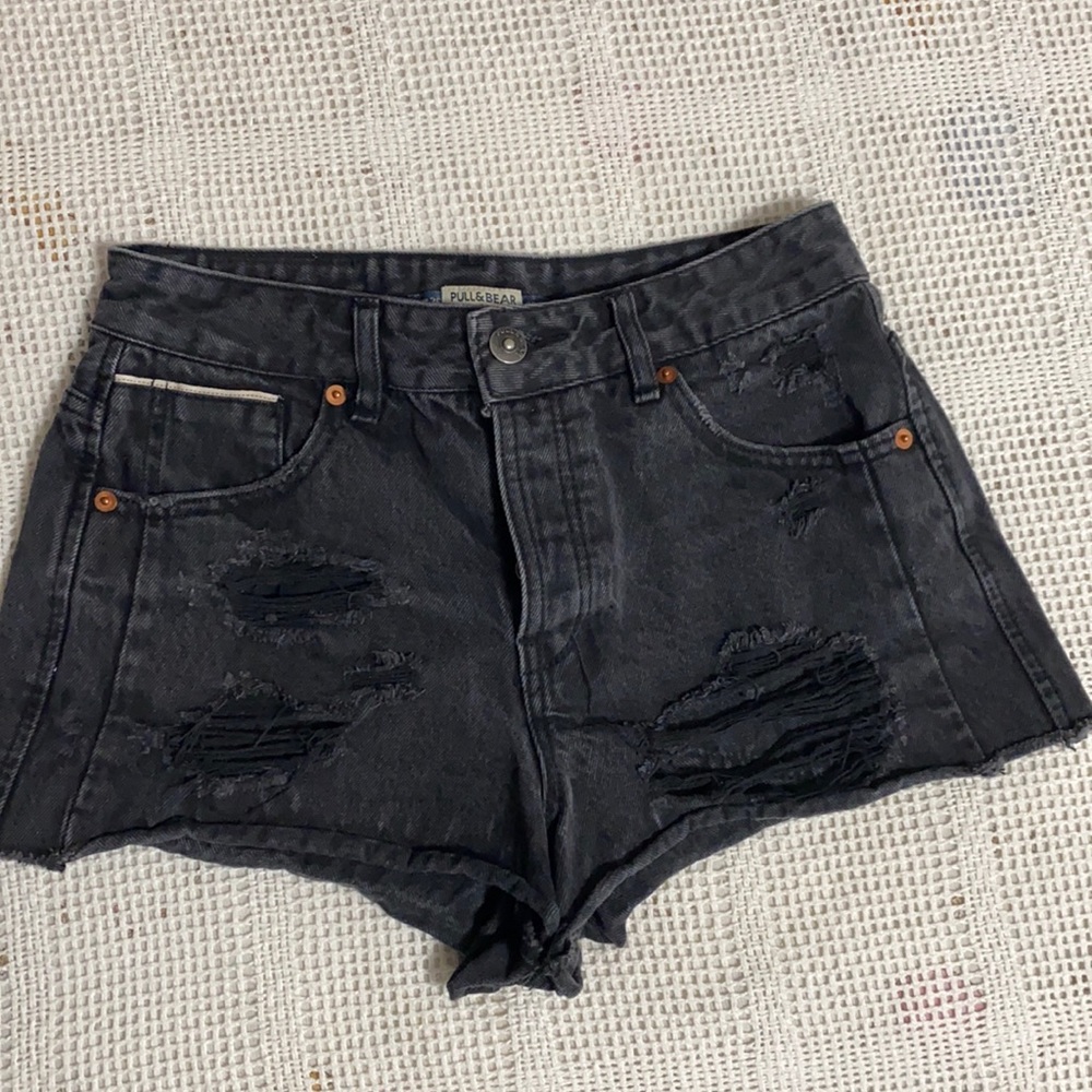 Vintage ripped black Jean shorts (Pull&Bear)